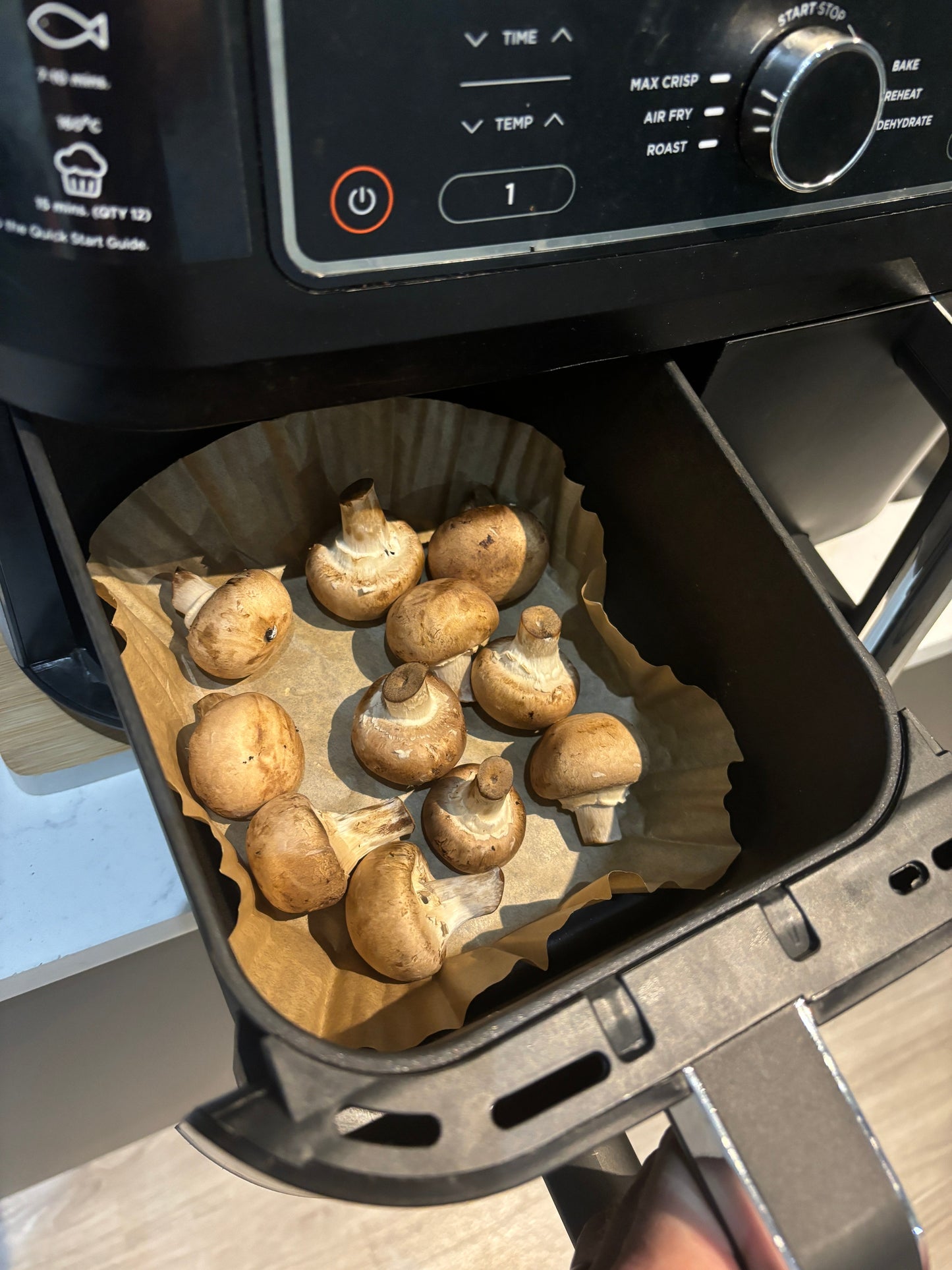 Air Fryer Liners 50 Papers, suitable for all air fryers.